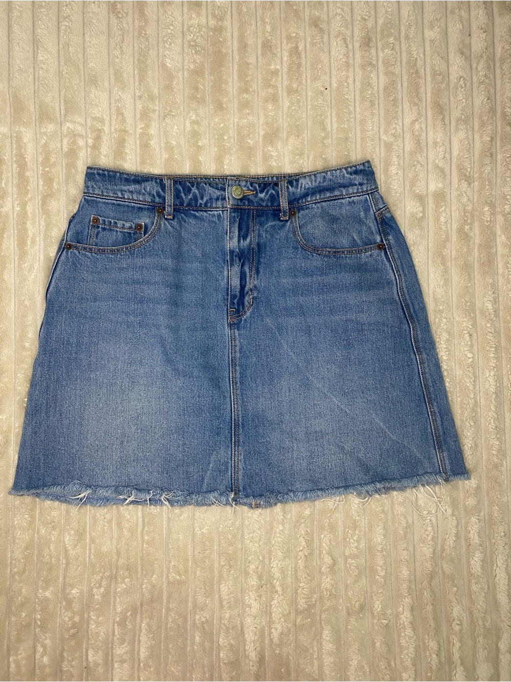 Old Navy Woman’s Blue Denim Frayed-Hem Mini Skirt